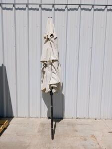 7.5 ft Beige Market Patio Umbrella with Crank Lift and Tilt Function