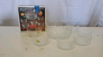 Arcoroc Diamant 7-Piece Glass Bowl Set with Original Box