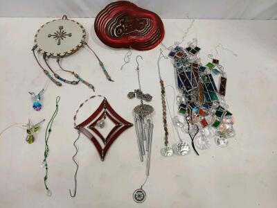 Decorative Hanging Collection: Wind Chime, Stained Glass Sun Catcher, Wall Clock, Crystal Sun Catchers, Glass Hummingbird Figurines, Metal Motorcycle Spinner(Sp-13)