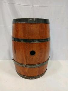 American White Oak Whiskey Barrel with Metal Hoops<br/><br/>(Sp-16)
