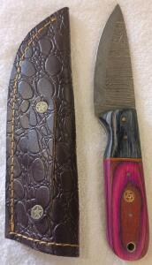 Custom Damascus Steel Fixed-Blade Knife with Multi-Color Hardwood Handle and Leather Sheath 5"
