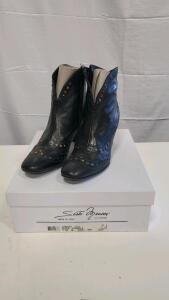 Sesto Meucci Camoys Women's Black Leather Studded Ankle Boots, Size 7.5 M, Made in Italy