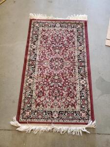 Persian Style Machine-Made Accent Rug, 4x2 ft, Red Floral Medallion, Frayed Fringe