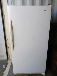 Kenmore Upright Freezer 20.6 cu ft 253.60722000 Manual Defrost, White, 5 Shelves, 5 Door Bins