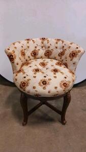 Vintage Floral Tub Vanity Chair, Button-Tufted Back, Carved Wood Legs, 25"x22"x28"
