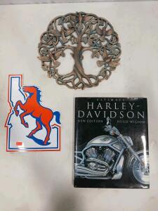 Harley-Davidson Ultimate Reference Book New Edition Hardback by Hugo Wilson DK 2017 Illustrated