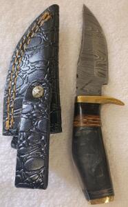 Handmade Damascus Steel Fixed-Blade Hunting Knife 4" Drop Point, Horn & Brass Handle, Tooled Sheath
