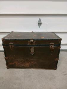 Vintage Flat Top Steamer Trunk, Early 20th Century, Pattern Lined, Removable Tray, 32"x17"x20"(Sp-5)