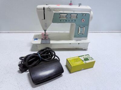 Singer Model 714 Mechanical Zig-Zag Stretch Sewing Machine w/ Pedal & Accessories, USA, 1970s