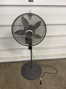 Lasko 18" Oscillating Pedestal Fan with Timer and Adjustable Thermostat, 3-Speed, Gray