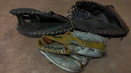 Vintage Leather Youth Baseball Gloves