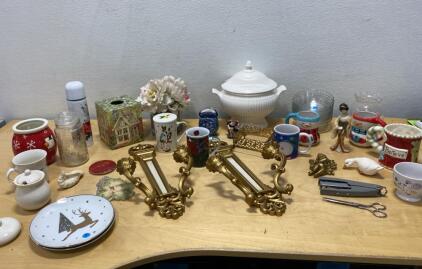 Pair of Vintage Gold-Tone Baroque-Style Wall Candle Sconces with Ornate Detailing- Home Decorations- Mugs And More