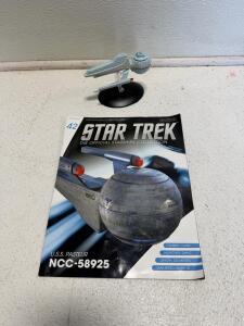 Eaglemoss Star Trek U.S.S. Pasteur NCC-58925 Model w/ Stand & Magazine, Issue 42, 1:5000 Scale
