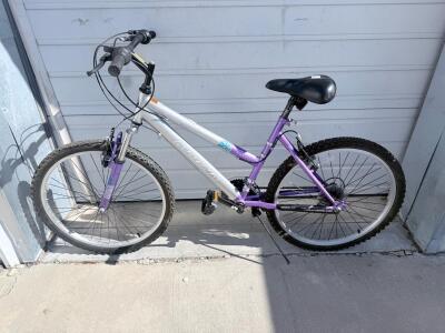 Magna Glacier Point Mountain Bike, 17" Steel Frame, 26" Wheels, 15-Speed, Front Suspension