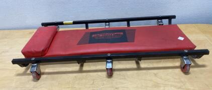 Harbor Freight Daytona 350 lb Capacity Adjustable Headrest Creeper, 39 5/8" x 17 1/2"
