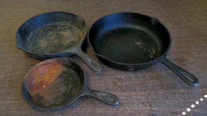 10", 9", 6" Cast Iron Pans