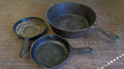 10", (2) 6" Cast Iron Pans