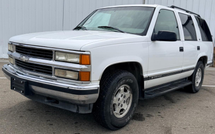 1999 CHEVROLET TAHOE - 4x4!