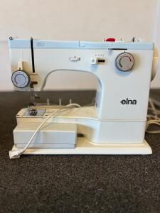 Elna SU Swiss Electric Sewing Machine, Free-Arm, Hard Case, Foot Pedal, 16 Stitch Functions Tested and Works