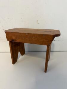 Rustic Solid Wood Step Stool, Single Step, 16" x 8" x 10", V-Notch Legs, Natural Finish