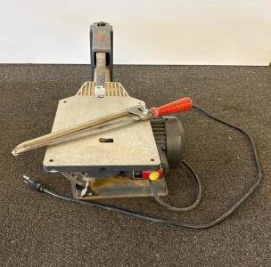 Sears Craftsman 16" Scroll Saw, Model 113.236150, 1/6 HP, Variable Speed, Cast Iron Table, tested and is working