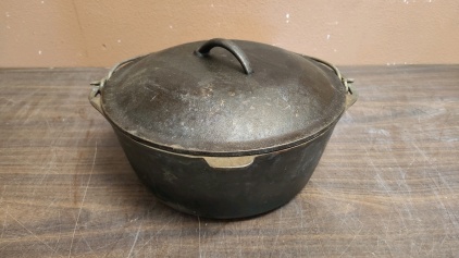 Cast Iron Dutch Oven