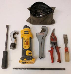 DEWALT 20V MAX Cordless Cut-Out Tool with Hand Tools, Zipper Pouch, Rotary Bits