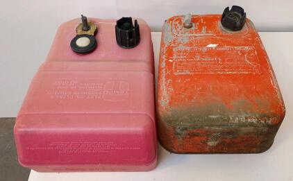 Tempo Ultra 6 Portable 6-Gallon Marine Fuel Tank & Chrysler Tote Tank Metal 6-Gal w/Connector