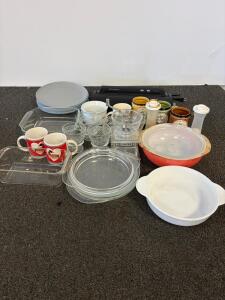 Multi-Piece Kitchenware Lot: FoodSaver V2222, Pyrex Glass Bakeware, Mugs, Grinder, 22 Items