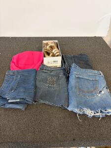 Minnetonka Silvie Women's Sandals, Size 9WW, Natural Color, Genuine Leather Upper 5 pairs of pants