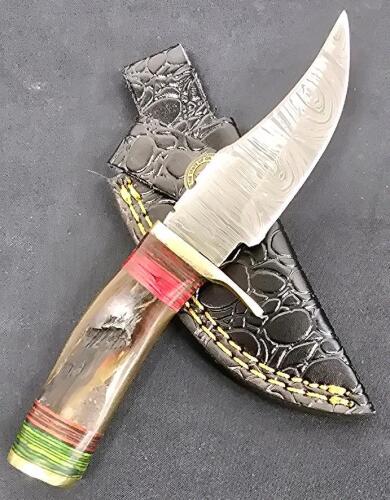 Damascus Steel Fixed-Blade Hunting Knife With Natural Horn Handle And Leather Sheath