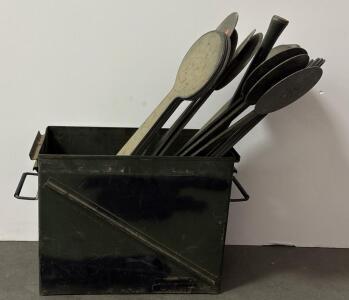 Military Range Signal Paddle Set w/ 16 Steel Paddles & Ammo Box NSN 1330-00-285-6852
