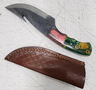 (1) Fixed Blade Cold Steel Gutting Knife With Wood And Resin Handle And Sheath