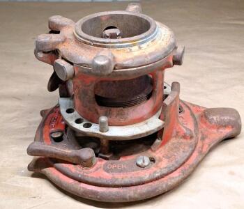 (1) Vintage Ridgid No. 65-R Manual Receding Pipe Threader, 1" to 2" Pipe Capacity