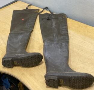 Alaskan P501 Men's Size 9 Insulated Hip Wader Boots, Steel Shank, Waterproof, Brown