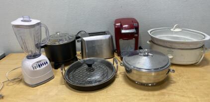 Lot of 6 Kitchen Appliances: Keurig Coffee Maker, Cuisinart Toaster, Crock-Pot, Osterizer Blender( All Power On )