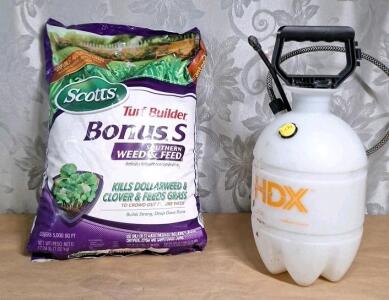 (1) 17.24Lb Bag Of Scott's Turf Builder Lawn Fertilizer & (1) 1-Gallon Weed Sprayer Tank