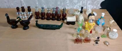 (32) Assorted Vintage Perfume Bottles