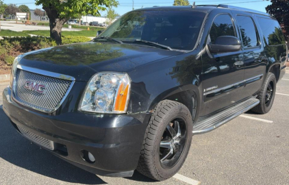 2007 GMC YUKON DENALI - 4X4!