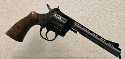 H&R Model 940 Revolver .22 LR, 9-Shot, 6" Barrel, Blued, Serial AT008889, Wood Grips, U.S.A.