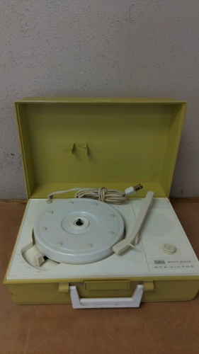 Vintage RCA Victor Portable Phonograph