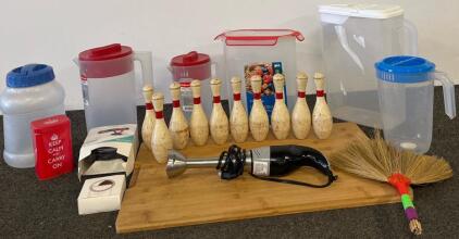 Mixed Lot: Movo VXR10 Microphone, RK-12 Ring Light, Immersion Blender, Storage Containers
