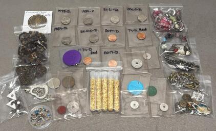 Mixed Lot: US Coins 1939&ndash;2021, Costume Jewelry, Tokens, Gold Leaf Vials, Beads & Charms