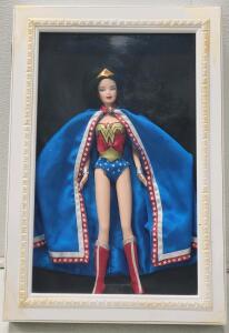 (1) 1999 Mattel Wonder Woman Barbie Doll Collector Edition (model #24638) in White Case