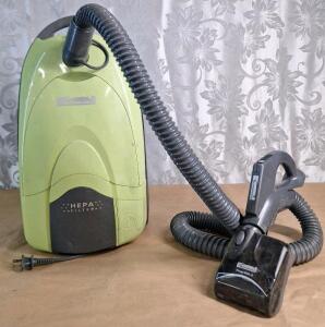(1) Kenmore HEPA Household Canister Vacuum Model 116 W/ Hose & Power Mate Jr Attachment