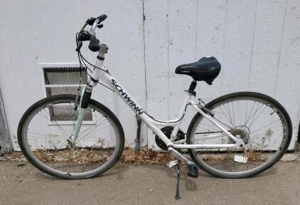 Schwinn Trailway Comfort Hybrid Bike, Aluminum Frame, 700c Wheels, Front Suspension, 21-Speed