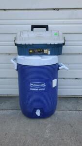 Rubbermaid 10-Gallon Water Cooler & Plano 2-Tray Flipsider Tackle Box Set, Blue/White