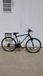 Roadmaster Granite Peak 18-Speed Mountain Bike, 26" Wheels, Steel Frame, Front Suspension