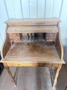 Vintage Oak Roll-Top Desk, Circa 1920s, 36.5" Wide, 5 Drawers, 4 Pigeonholes