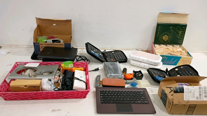 Portable USB Laptop Accessory Kit - Numeric Keypad, Mouse, USB Hub, Cables, Mic/Earphone, Case